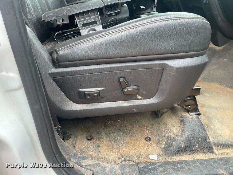 image for item MS9677 2012 Dodge Ram 5500HD  Crew Cab truck cab and chassis