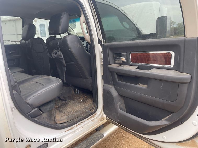 image for item MS9677 2012 Dodge Ram 5500HD  Crew Cab truck cab and chassis