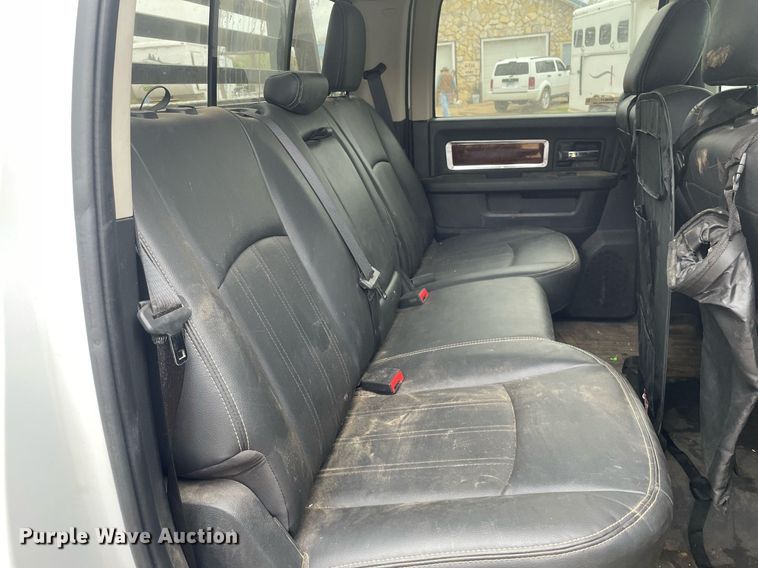 image for item MS9677 2012 Dodge Ram 5500HD  Crew Cab truck cab and chassis