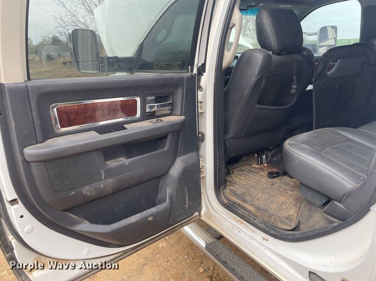 image for item MS9677 2012 Dodge Ram 5500HD  Crew Cab truck cab and chassis