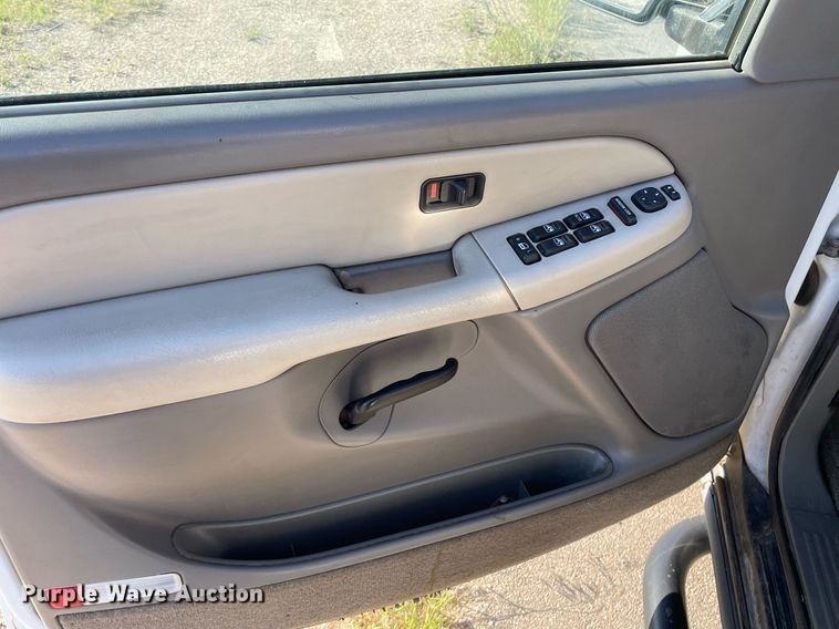 image for item MS9700 2002 Chevrolet Tahoe  SUV