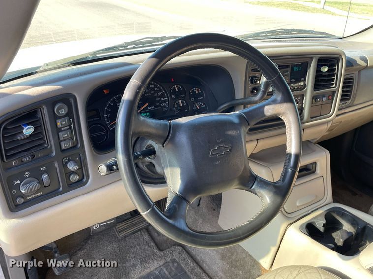 image for item MS9700 2002 Chevrolet Tahoe  SUV