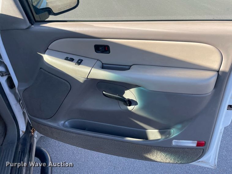 image for item MS9700 2002 Chevrolet Tahoe  SUV