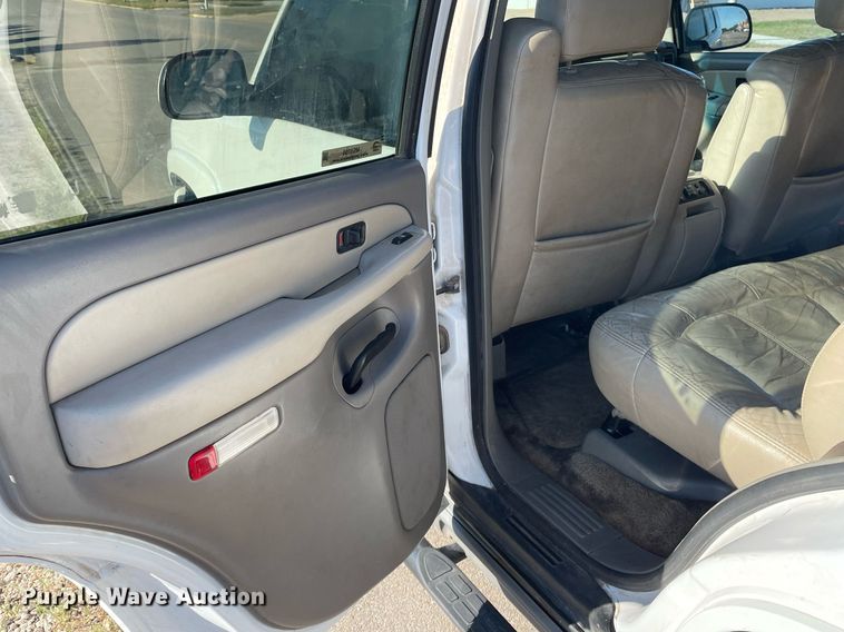 image for item MS9700 2002 Chevrolet Tahoe  SUV