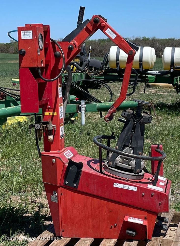 image for item MS9742 Hunter Engineering TC325  tire machine