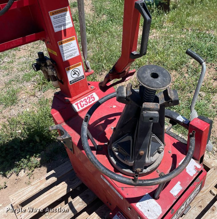 image for item MS9742 Hunter Engineering TC325  tire machine