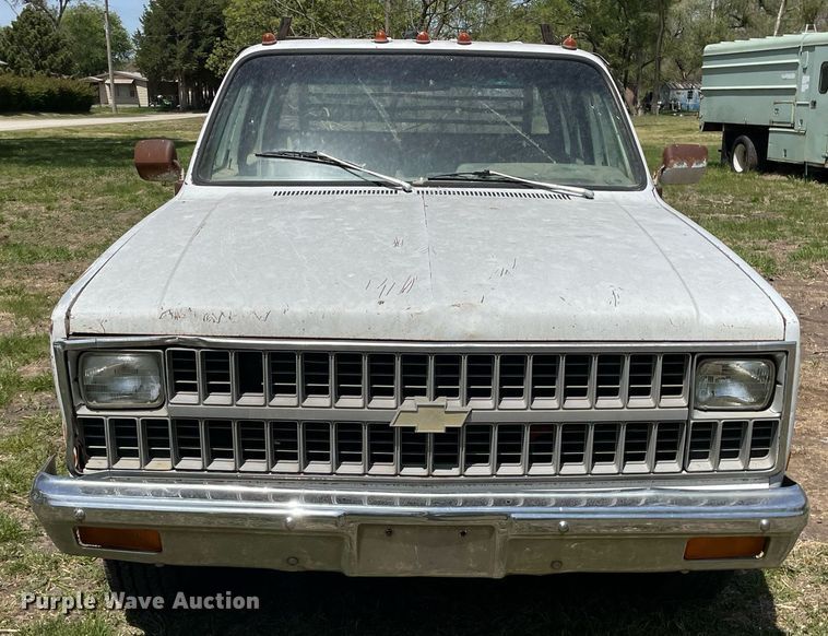 image for item MS9754 1982 Chevrolet C30  Crew Cab flatbed pickup truck