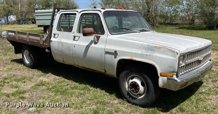 image for item MS9754 1982 Chevrolet C30  Crew Cab flatbed pickup truck