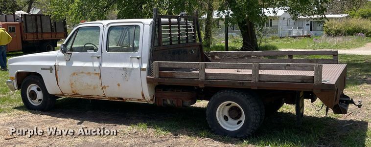 image for item MS9754 1982 Chevrolet C30  Crew Cab flatbed pickup truck