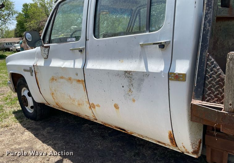 image for item MS9754 1982 Chevrolet C30  Crew Cab flatbed pickup truck