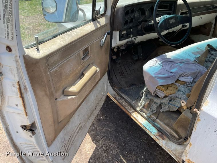 image for item MS9754 1982 Chevrolet C30  Crew Cab flatbed pickup truck