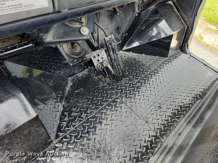 image for item MW9760 2017 Kawasaki Mule 4010  utility vehicle