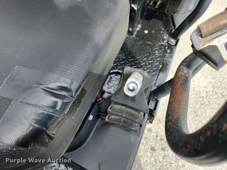 image for item MW9760 2017 Kawasaki Mule 4010  utility vehicle