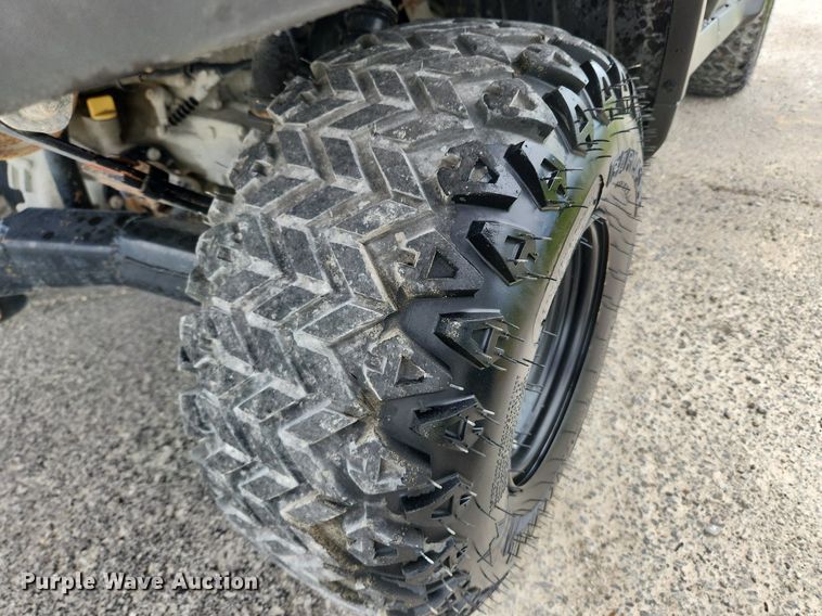 image for item MW9760 2017 Kawasaki Mule 4010  utility vehicle