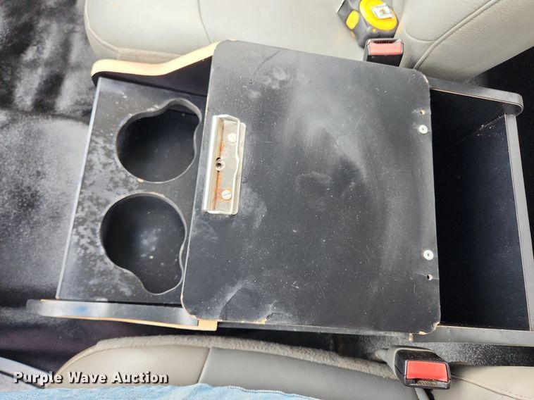 image for item MW9761 2002 Ford F350 Super Duty XL  SuperCab utility bed pickup truck