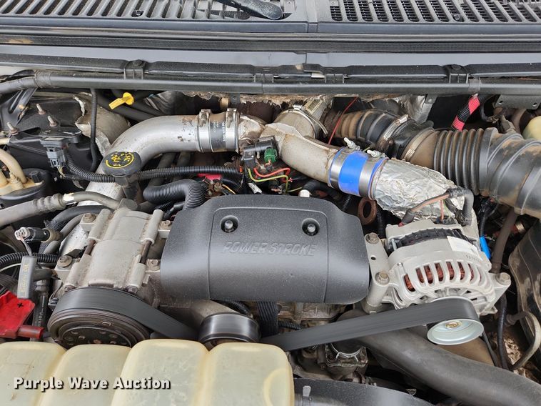 image for item MW9761 2002 Ford F350 Super Duty XL  SuperCab utility bed pickup truck