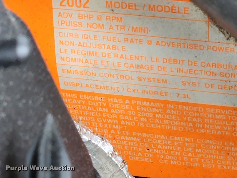 image for item MW9761 2002 Ford F350 Super Duty XL  SuperCab utility bed pickup truck