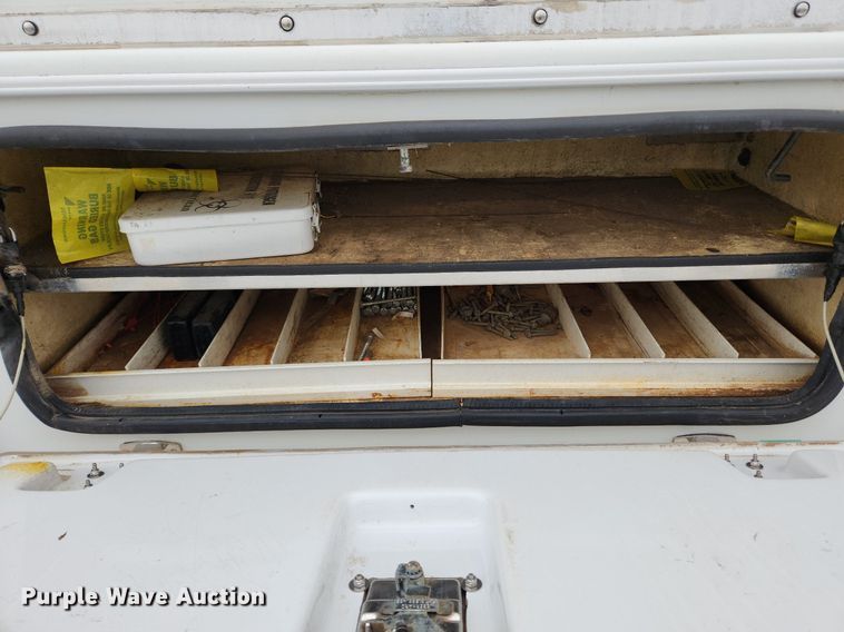 image for item MW9761 2002 Ford F350 Super Duty XL  SuperCab utility bed pickup truck