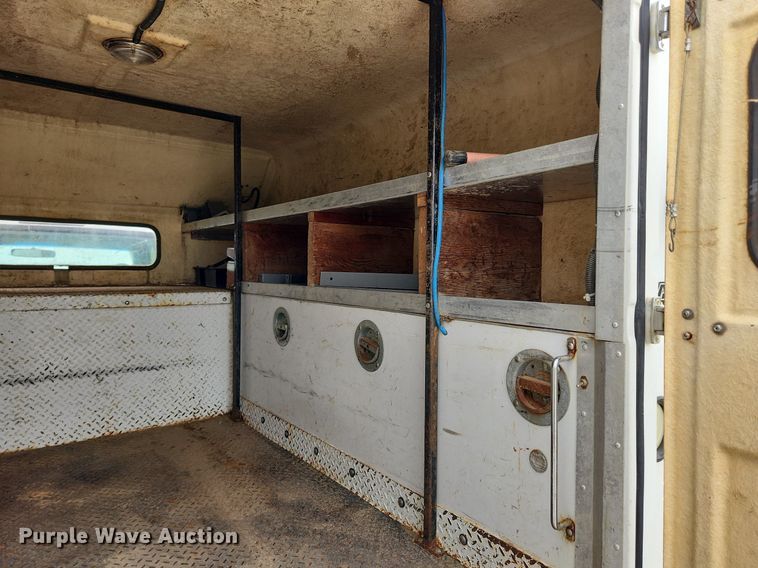 image for item MW9761 2002 Ford F350 Super Duty XL  SuperCab utility bed pickup truck