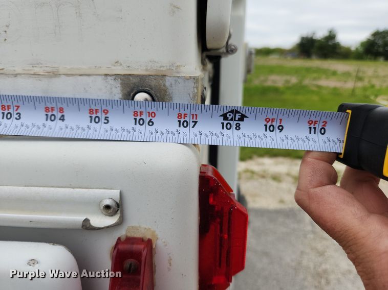 image for item MW9761 2002 Ford F350 Super Duty XL  SuperCab utility bed pickup truck