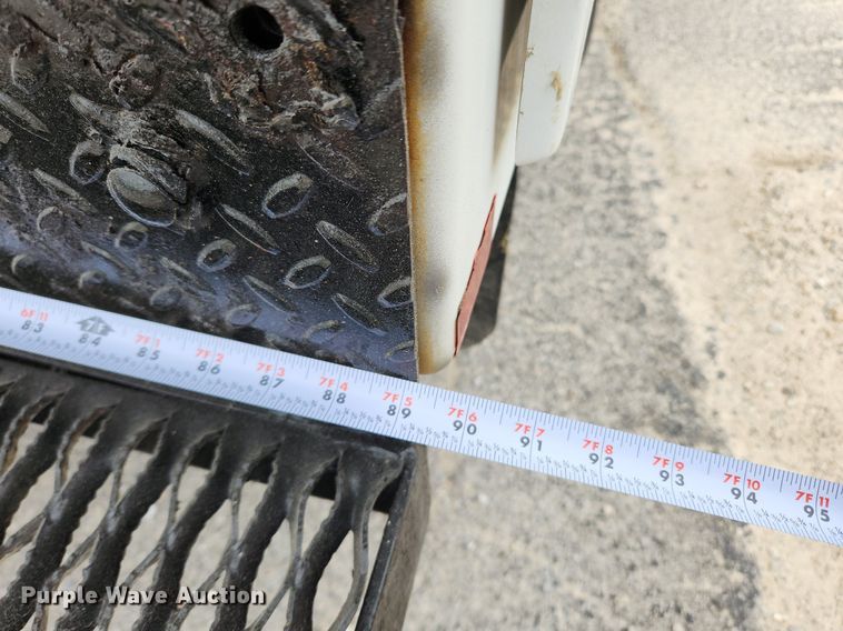 image for item MW9761 2002 Ford F350 Super Duty XL  SuperCab utility bed pickup truck