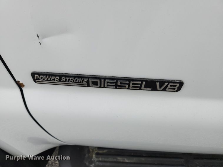 image for item MW9761 2002 Ford F350 Super Duty XL  SuperCab utility bed pickup truck