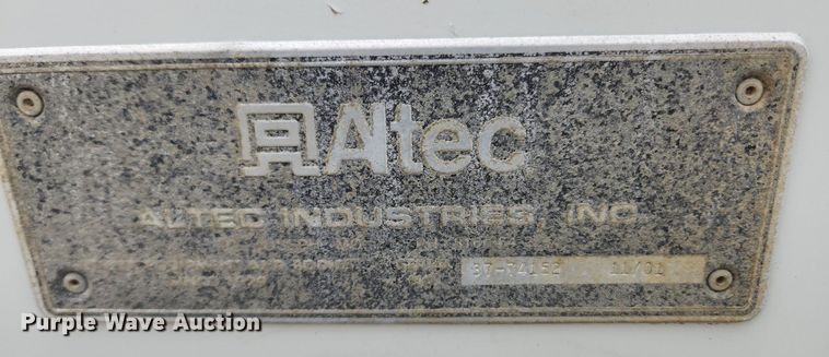 image for item MW9761 2002 Ford F350 Super Duty XL  SuperCab utility bed pickup truck