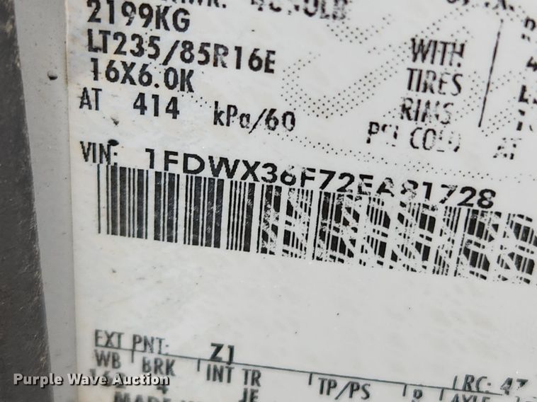 image for item MW9761 2002 Ford F350 Super Duty XL  SuperCab utility bed pickup truck