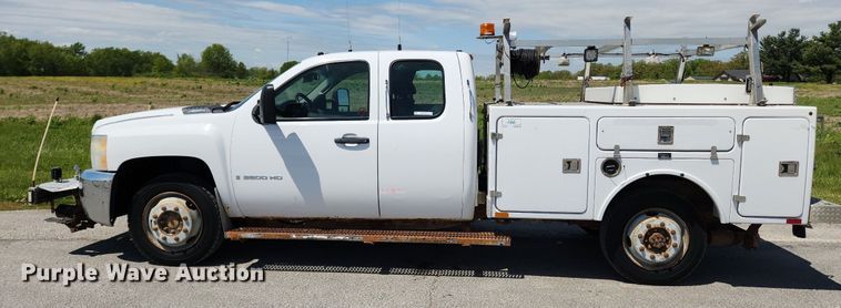 image for item MW9765 2009 Chevrolet Silverado 3500HD  Ext. Cab utility bed pickup truck