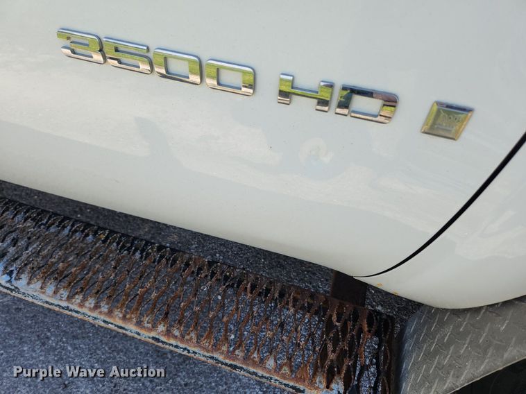 image for item MW9765 2009 Chevrolet Silverado 3500HD  Ext. Cab utility bed pickup truck