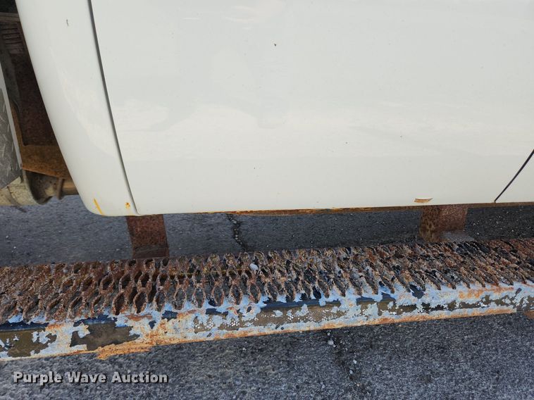 image for item MW9765 2009 Chevrolet Silverado 3500HD  Ext. Cab utility bed pickup truck