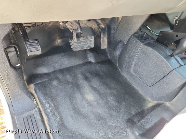 image for item MW9765 2009 Chevrolet Silverado 3500HD  Ext. Cab utility bed pickup truck