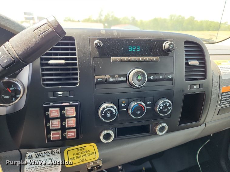 image for item MW9765 2009 Chevrolet Silverado 3500HD  Ext. Cab utility bed pickup truck