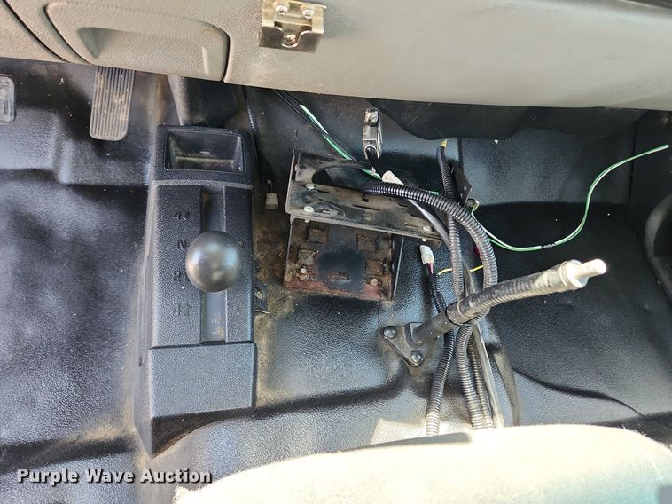 image for item MW9765 2009 Chevrolet Silverado 3500HD  Ext. Cab utility bed pickup truck