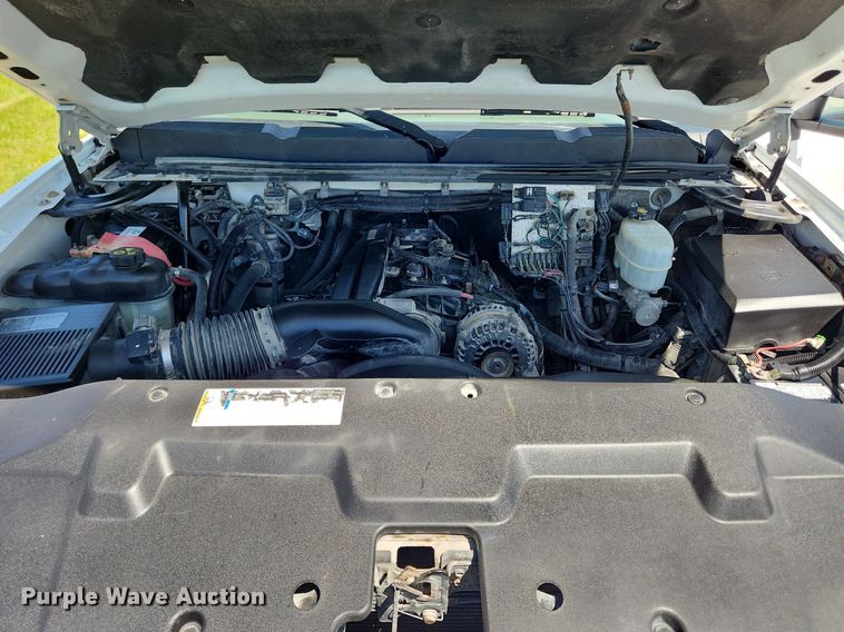 image for item MW9765 2009 Chevrolet Silverado 3500HD  Ext. Cab utility bed pickup truck