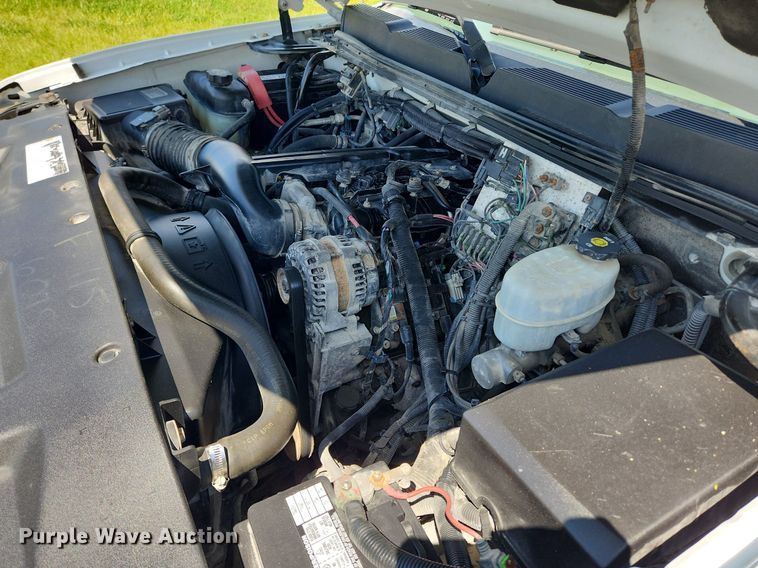 image for item MW9765 2009 Chevrolet Silverado 3500HD  Ext. Cab utility bed pickup truck