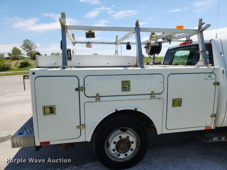 image for item MW9765 2009 Chevrolet Silverado 3500HD  Ext. Cab utility bed pickup truck