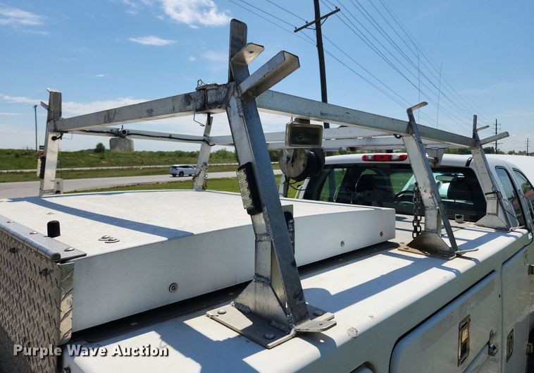 image for item MW9765 2009 Chevrolet Silverado 3500HD  Ext. Cab utility bed pickup truck