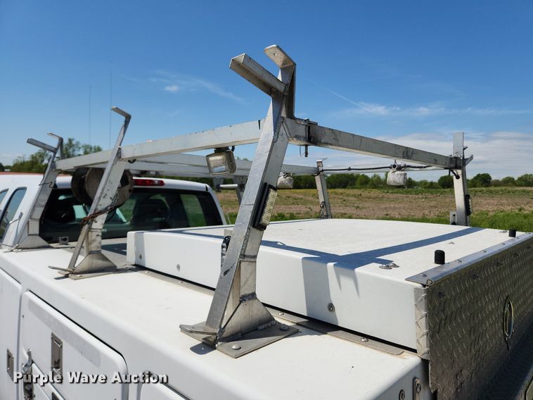 image for item MW9765 2009 Chevrolet Silverado 3500HD  Ext. Cab utility bed pickup truck