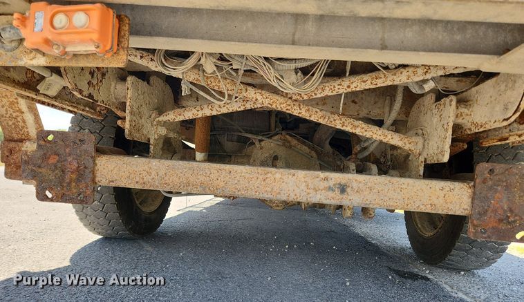 image for item MW9765 2009 Chevrolet Silverado 3500HD  Ext. Cab utility bed pickup truck