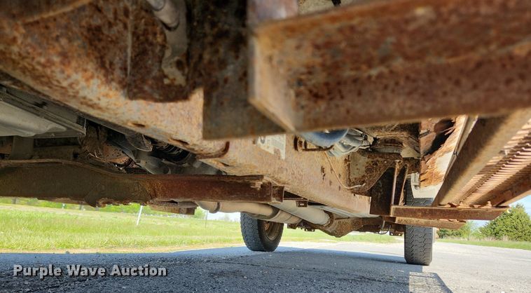 image for item MW9765 2009 Chevrolet Silverado 3500HD  Ext. Cab utility bed pickup truck