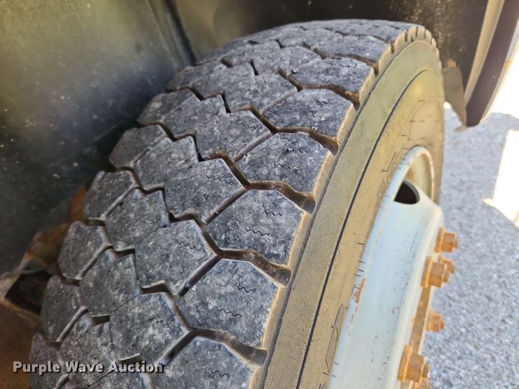 image for item MW9765 2009 Chevrolet Silverado 3500HD  Ext. Cab utility bed pickup truck