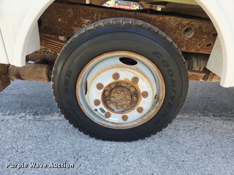 image for item MW9765 2009 Chevrolet Silverado 3500HD  Ext. Cab utility bed pickup truck