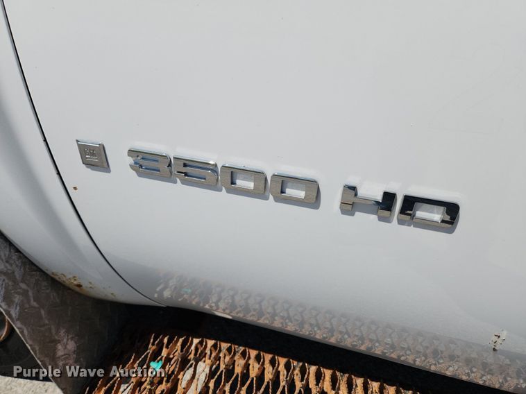 image for item MW9765 2009 Chevrolet Silverado 3500HD  Ext. Cab utility bed pickup truck