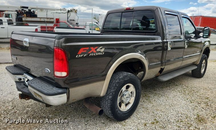 image for item MW9767 2005 Ford F250 Super Duty Lariat  Crew Cab pickup truck