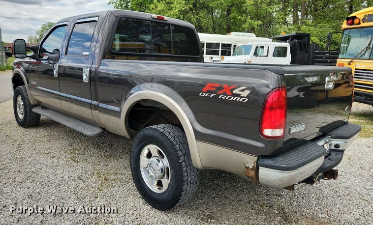 image for item MW9767 2005 Ford F250 Super Duty Lariat  Crew Cab pickup truck