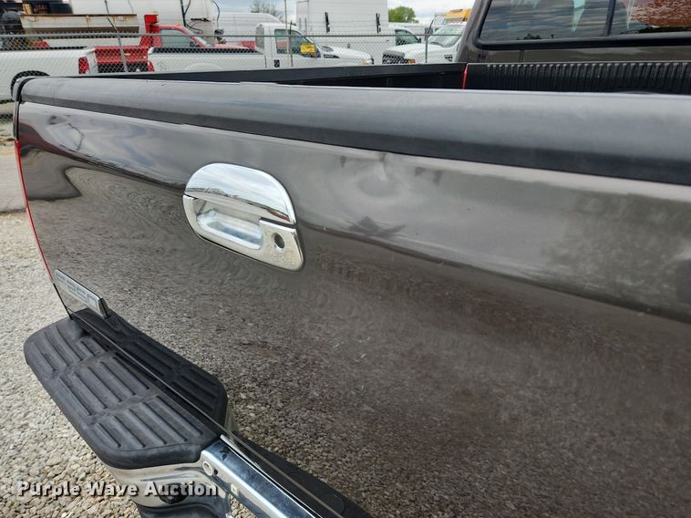 image for item MW9767 2005 Ford F250 Super Duty Lariat  Crew Cab pickup truck