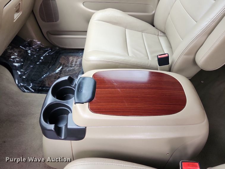 image for item MW9767 2005 Ford F250 Super Duty Lariat  Crew Cab pickup truck