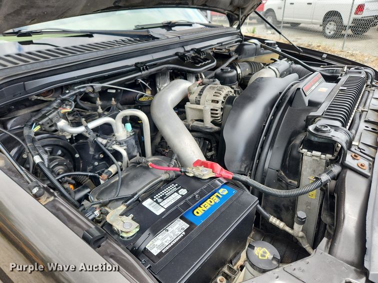 image for item MW9767 2005 Ford F250 Super Duty Lariat  Crew Cab pickup truck