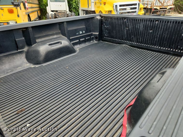 image for item MW9767 2005 Ford F250 Super Duty Lariat  Crew Cab pickup truck